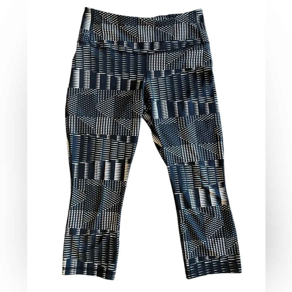 PATAGONIA Yoga Centered Crops Capri Tights - Size Small Stretch Black White Bold
